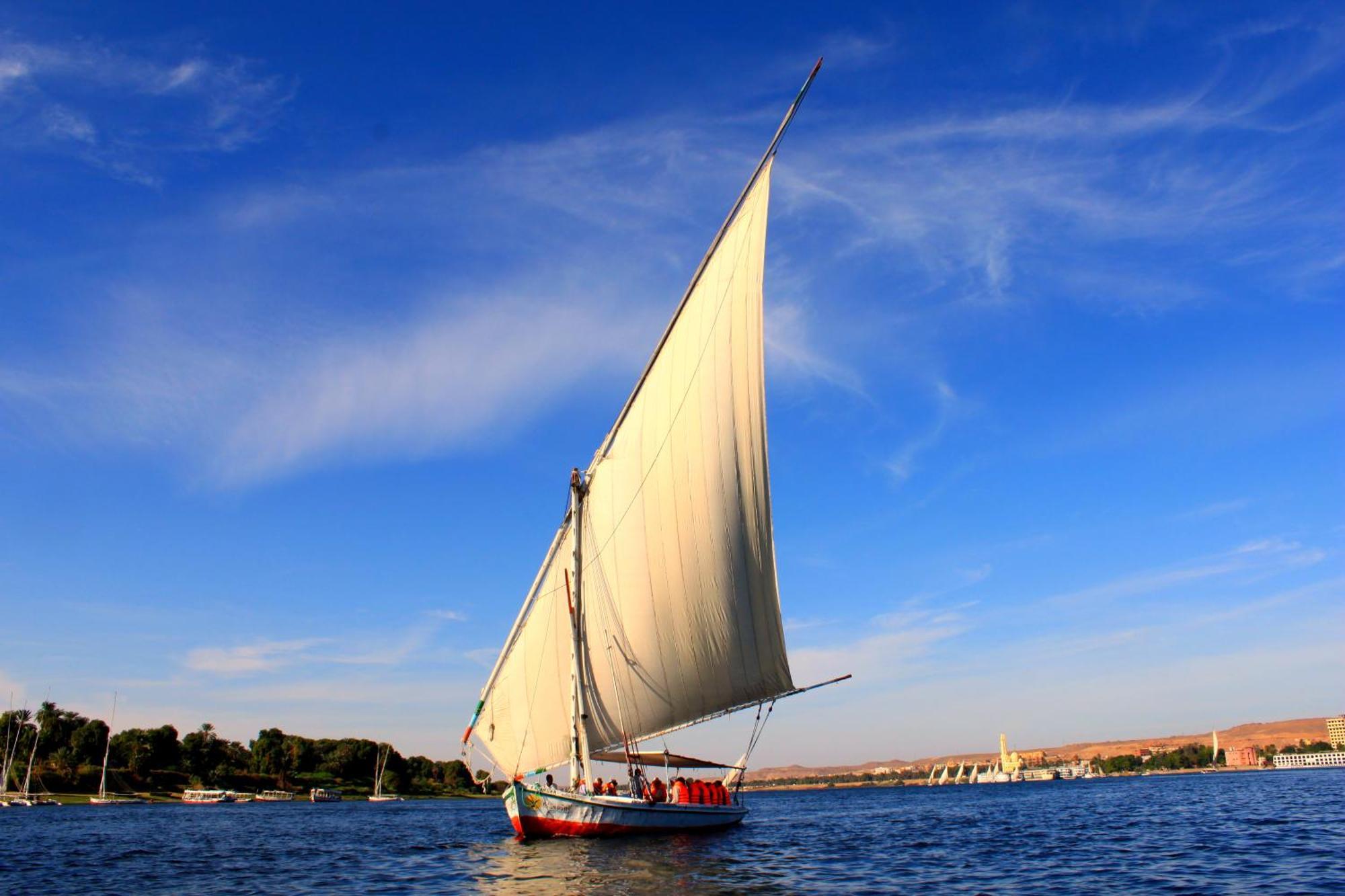 Moevenpick Royal Lily Nile Cruise, Every Monday Four Nights From Luxor, Every Friday Three Nights From Aswan - Including Excursions & Sightseeing المظهر الخارجي الصورة