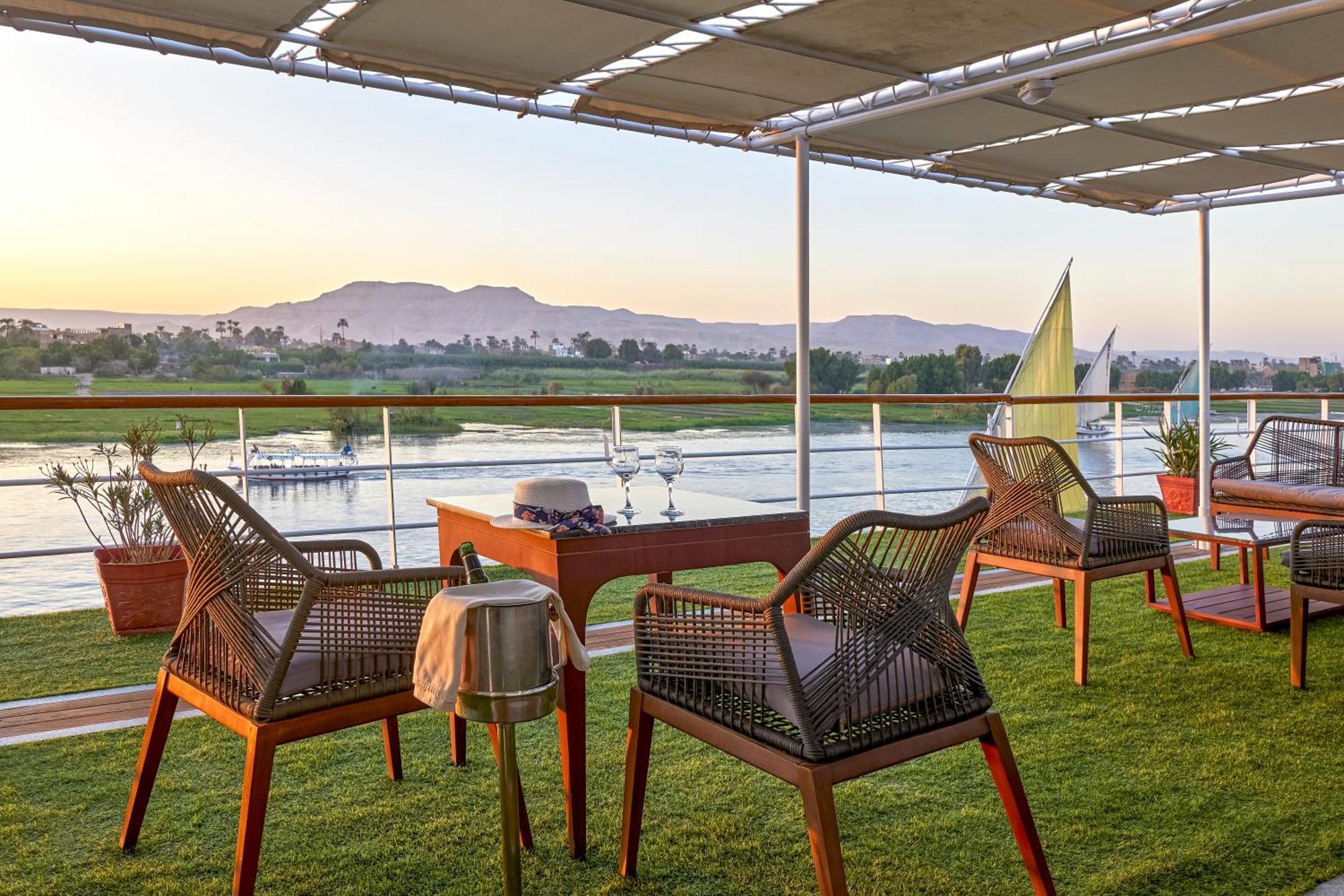 Moevenpick Royal Lily Nile Cruise, Every Monday Four Nights From Luxor, Every Friday Three Nights From Aswan - Including Excursions & Sightseeing المظهر الخارجي الصورة