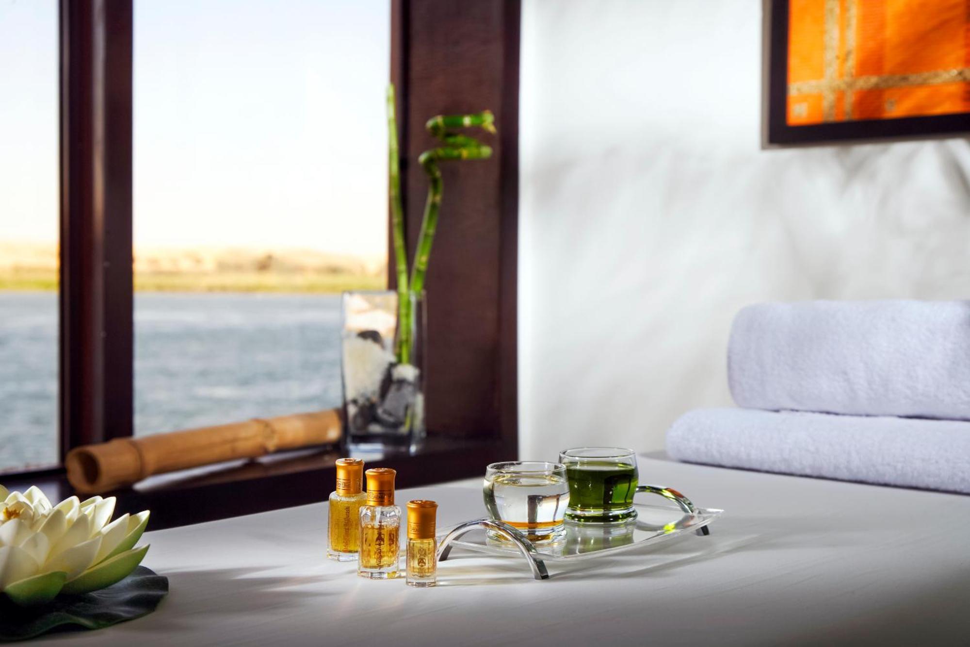 Moevenpick Royal Lily Nile Cruise, Every Monday Four Nights From Luxor, Every Friday Three Nights From Aswan - Including Excursions & Sightseeing المظهر الخارجي الصورة