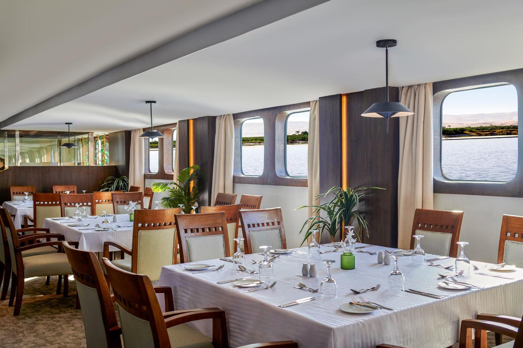 Moevenpick Royal Lily Nile Cruise, Every Monday Four Nights From Luxor, Every Friday Three Nights From Aswan - Including Excursions & Sightseeing المظهر الخارجي الصورة