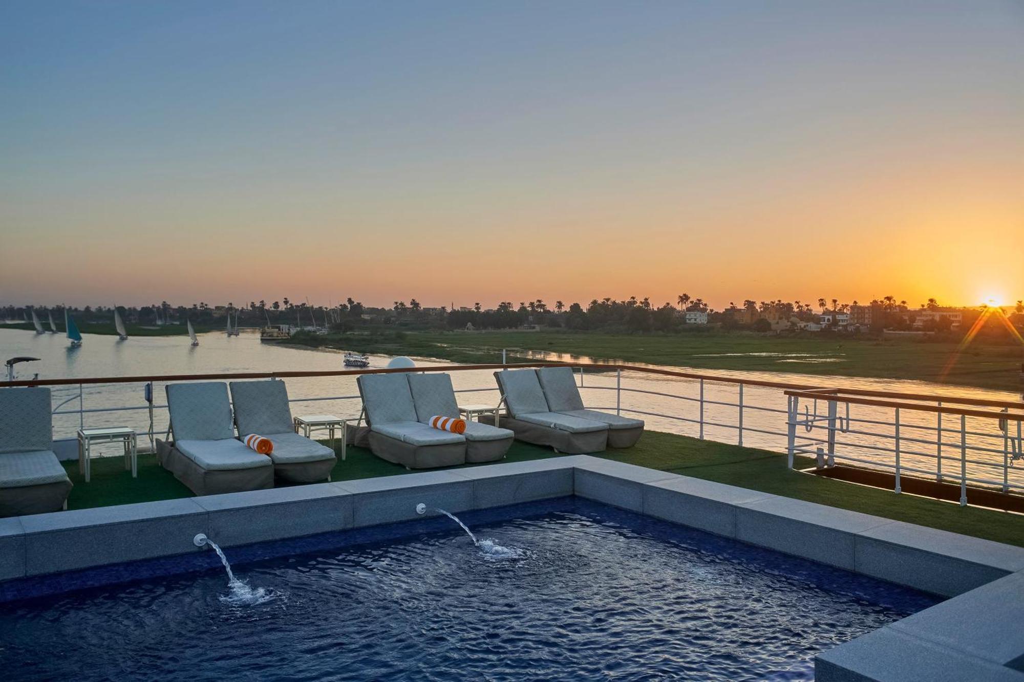 Moevenpick Royal Lily Nile Cruise, Every Monday Four Nights From Luxor, Every Friday Three Nights From Aswan - Including Excursions & Sightseeing المظهر الخارجي الصورة